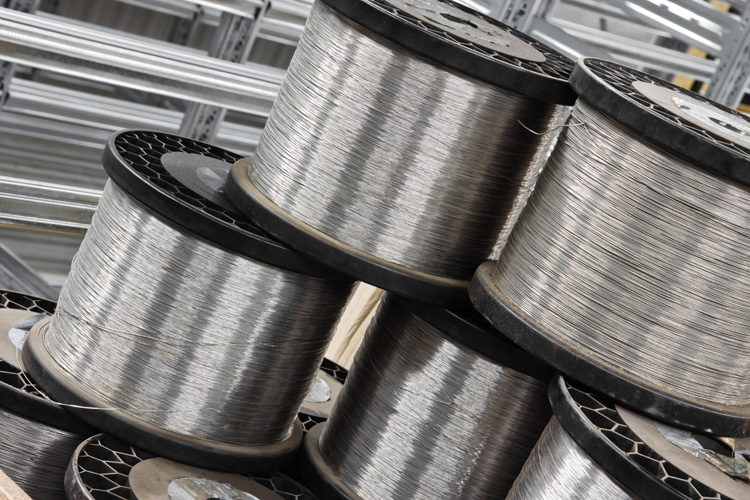 Fils d'acier en bobines et barres